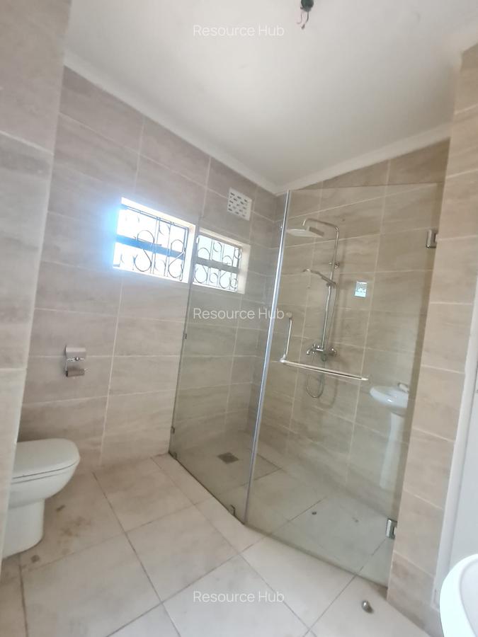 6 Bed House with En Suite at Lavington - 14