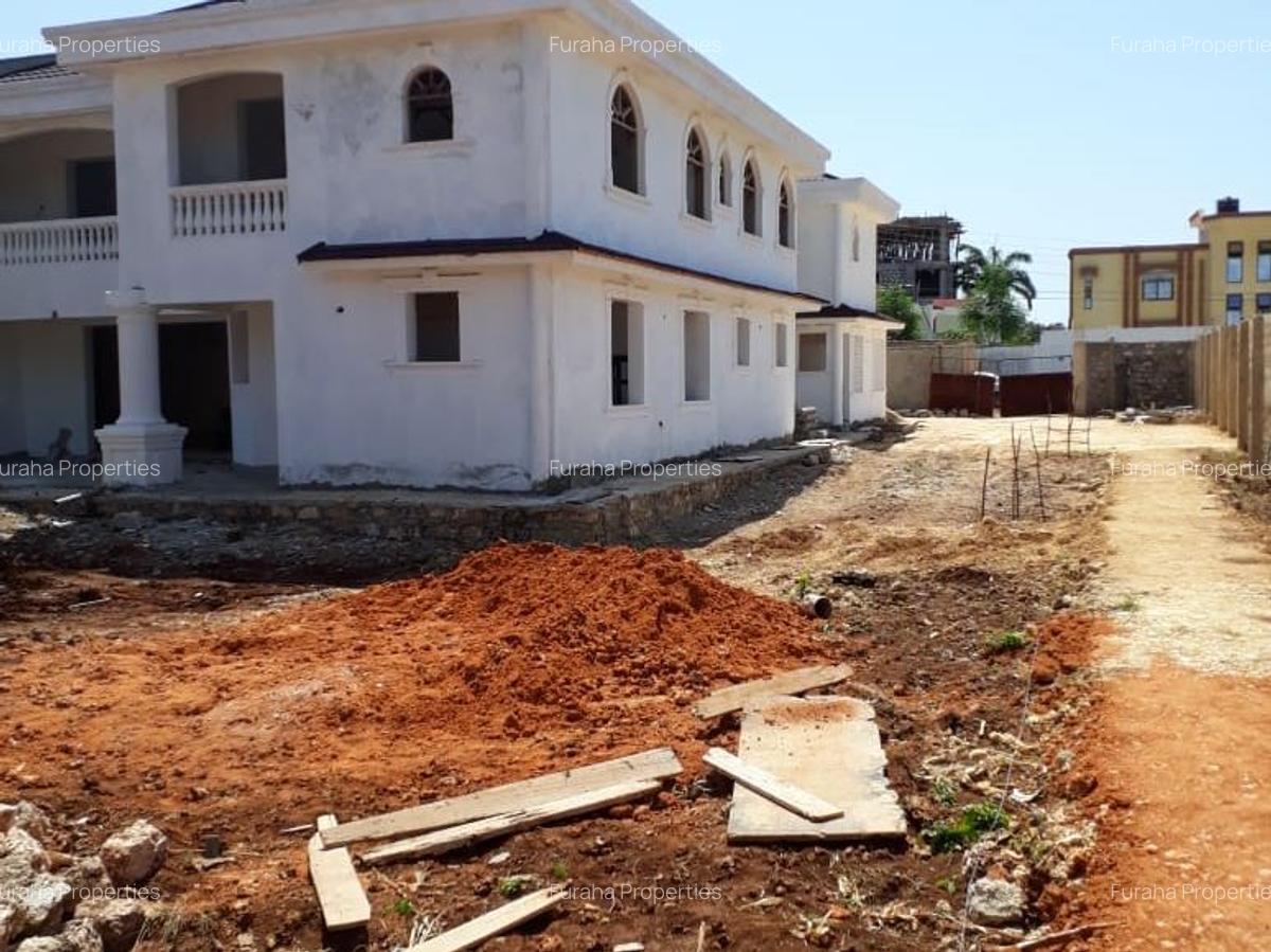 8 Bed House with En Suite in Nyali Area - 6