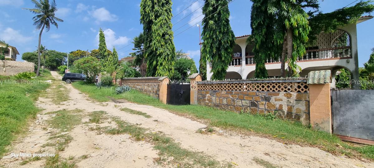 4 Bed House with En Suite at Portreitz - 18