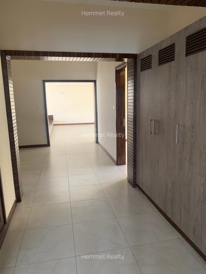 5 Bed Apartment with En Suite in Lavington - 12