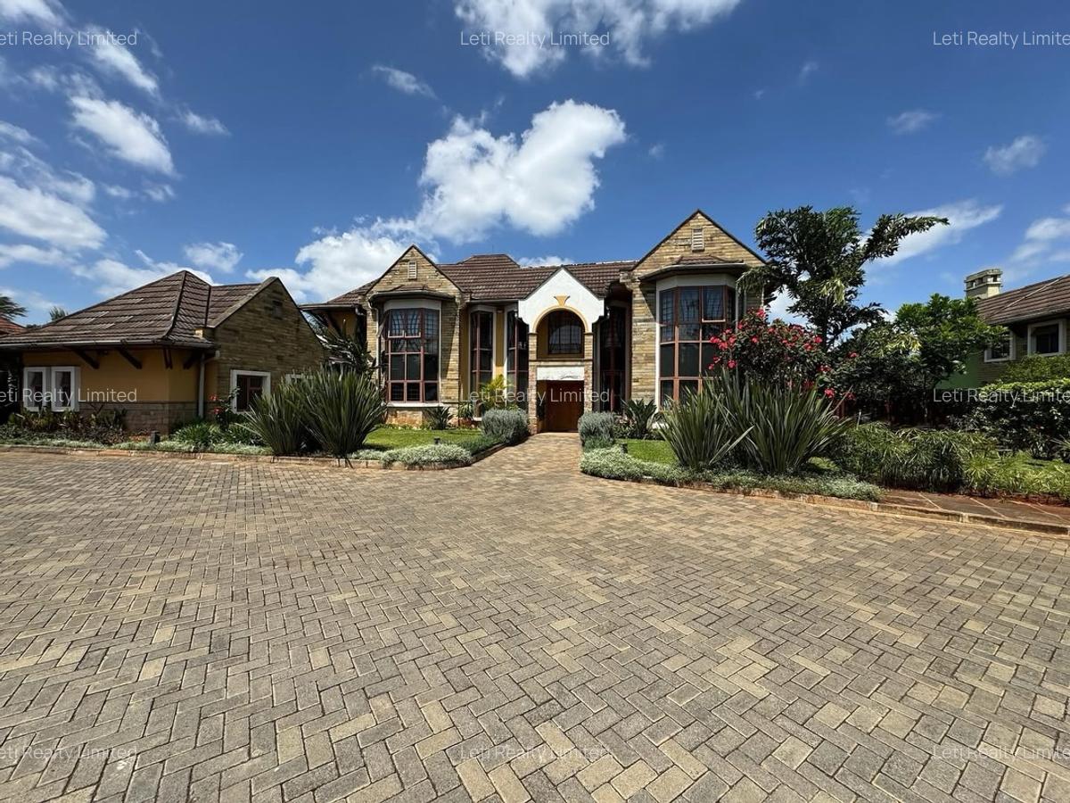 5 Bed Villa with En Suite in Runda - 1