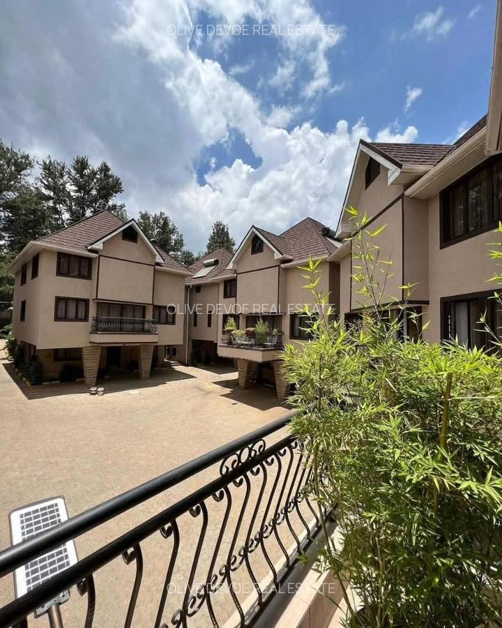 5 Bed Townhouse with En Suite in Lavington - 1