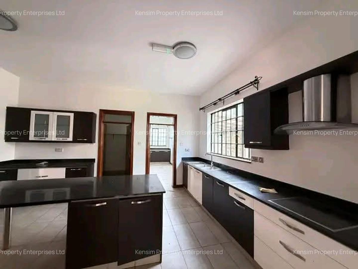 5 Bed Townhouse with En Suite in Lavington - 15