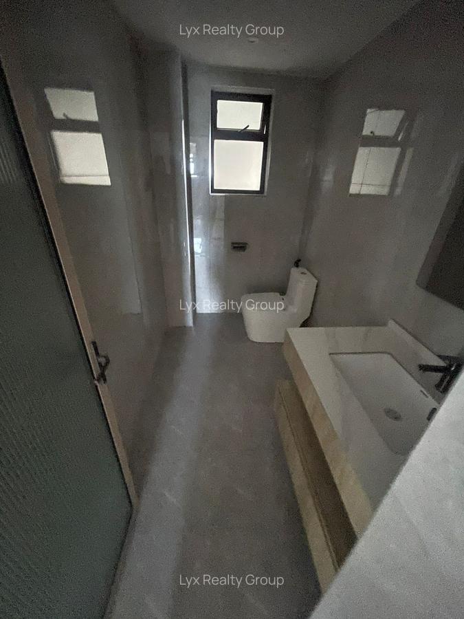 2 Bed Apartment with En Suite in Riverside - 9