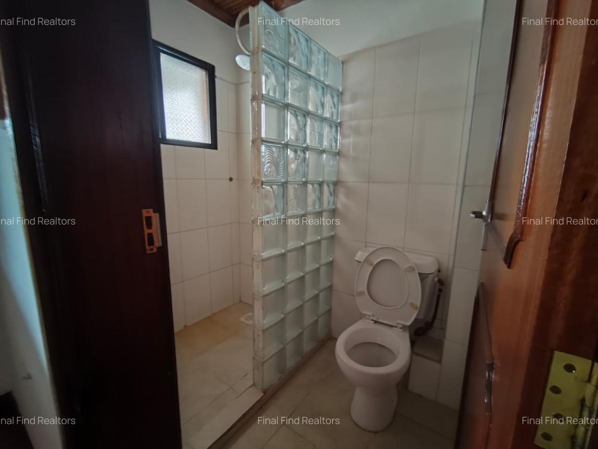 6 Bed House with Garden in Runda - 19