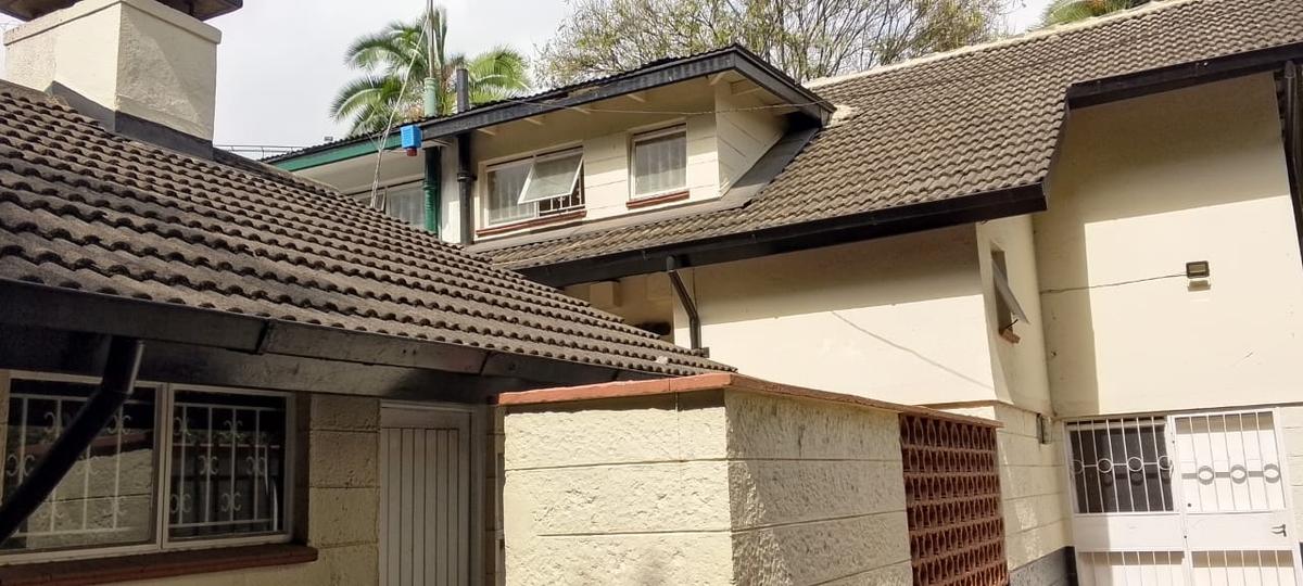2 Bed Townhouse with En Suite in Lavington - 1