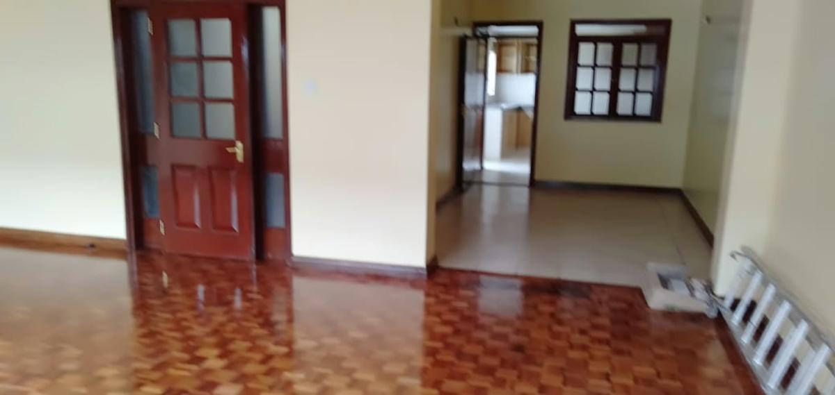 5 Bed Townhouse with En Suite at Westlands - 2