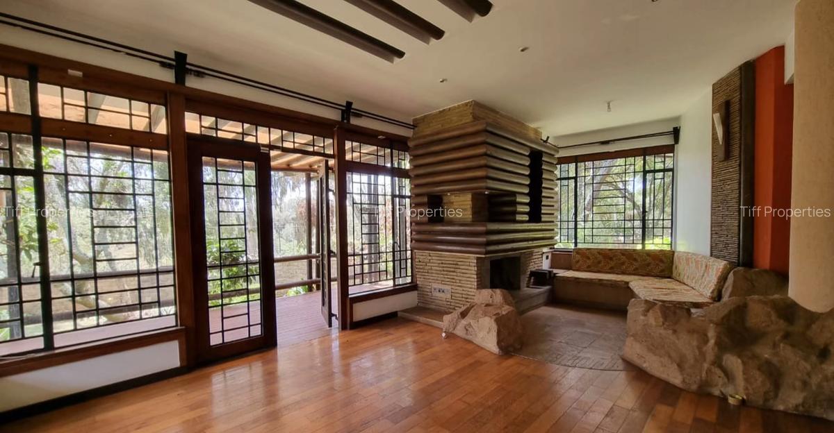 5 Bed Townhouse in Lake View - 3