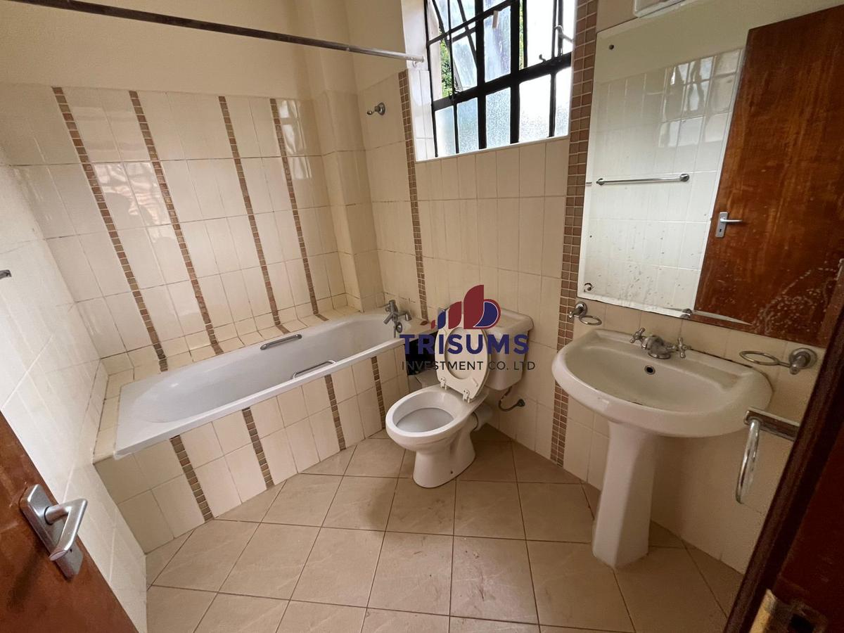 4 Bed Townhouse with En Suite at Westlands - 15