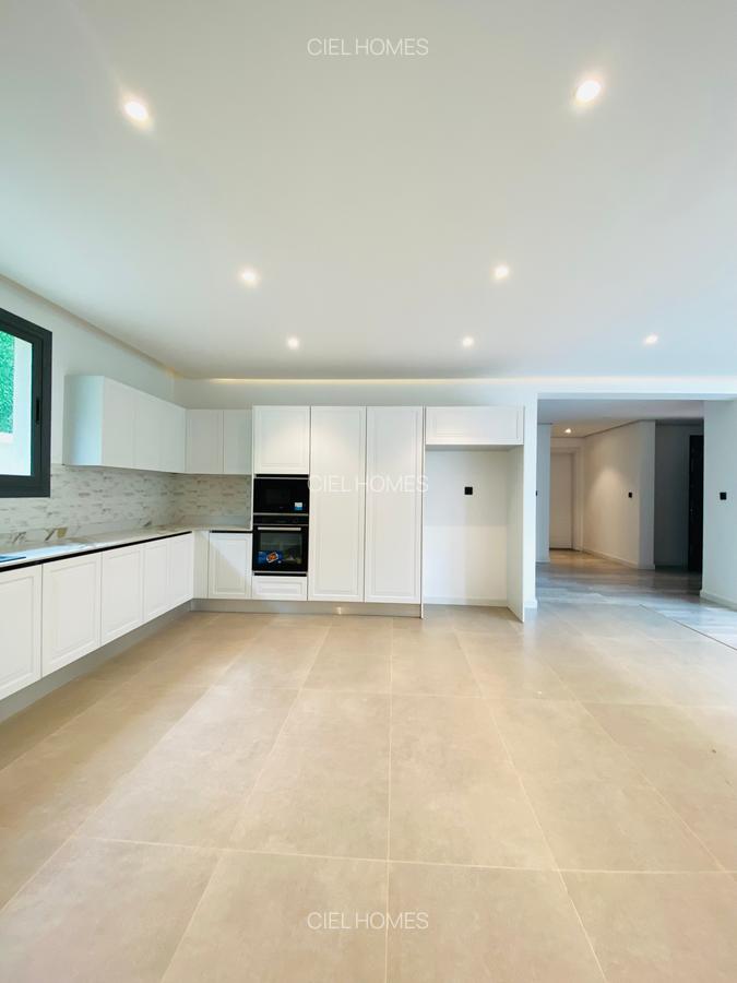 5 Bed Villa with En Suite at Chalbi Drive - 5