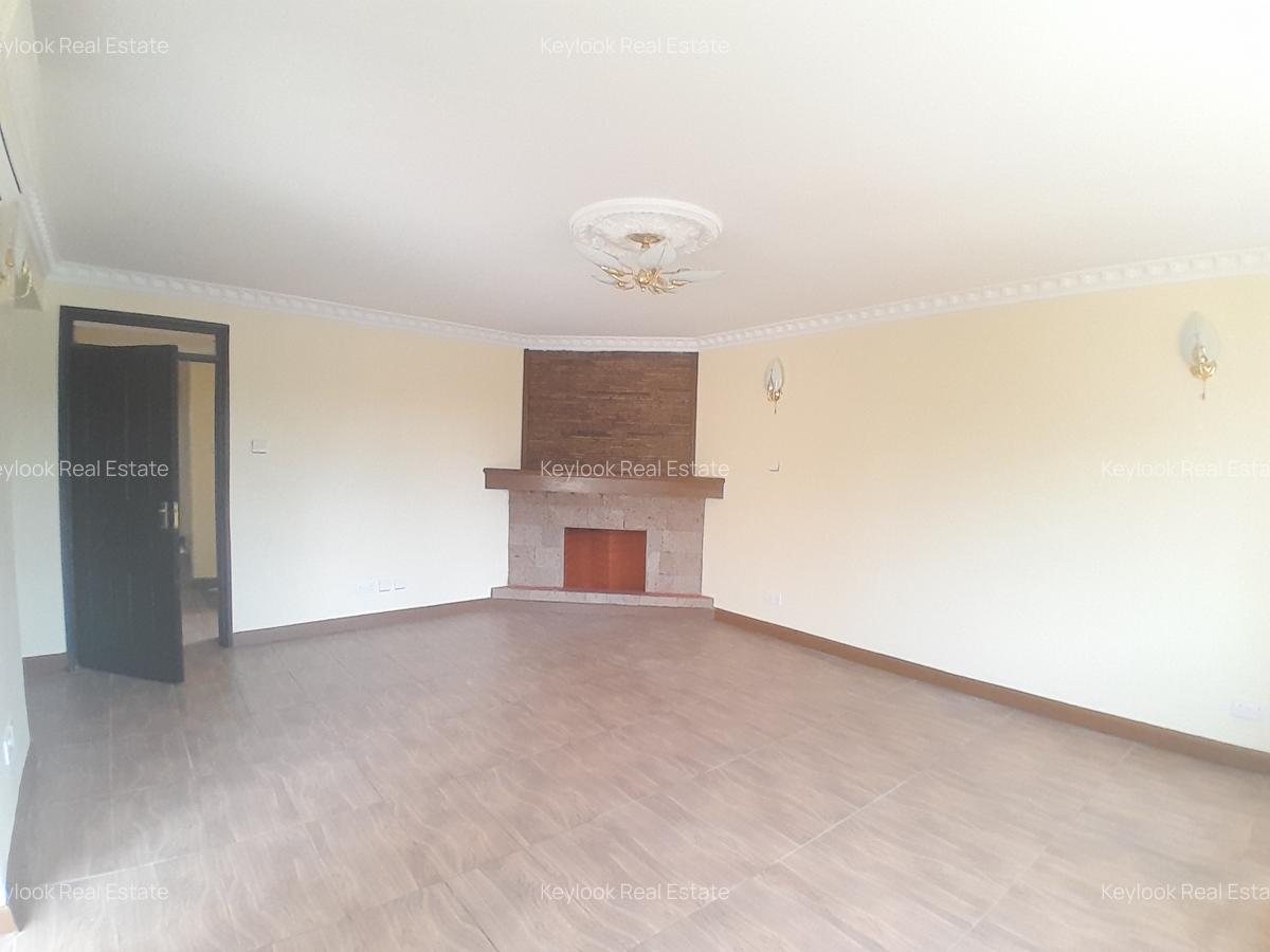 5 Bed Townhouse with En Suite at Lavington - 12