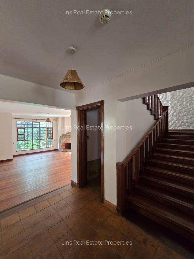 4 Bed Townhouse with En Suite in Spring Valley - 4