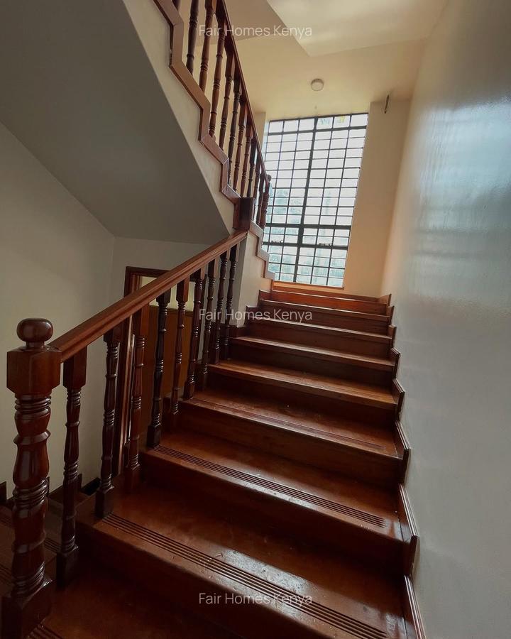 4 Bed Townhouse with En Suite at Lavington Mall - 4