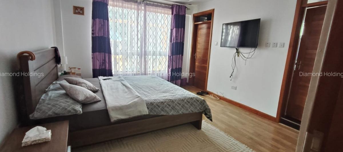 Serviced 4 Bed Apartment with En Suite at Parklands - 5