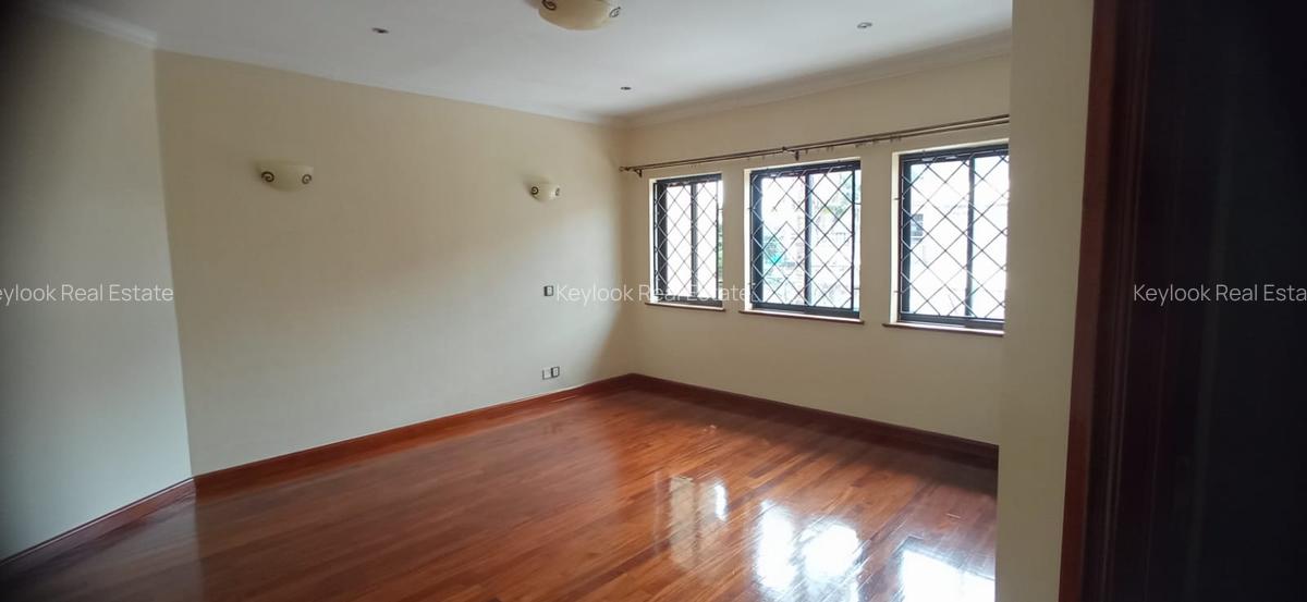 4 Bed Townhouse with En Suite at Lavington Green - 4