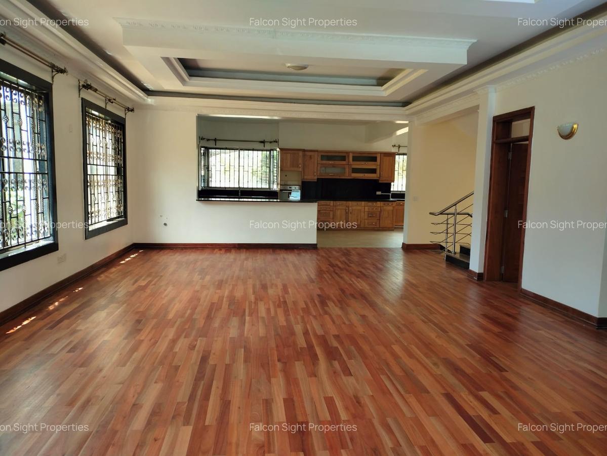 5 Bed Townhouse with Garden at Easy Access To Peponi Road - 3