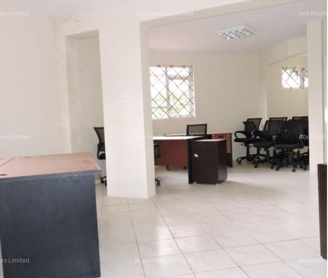 4,000 ft² Office with Backup Generator at Riverside Drive - 4