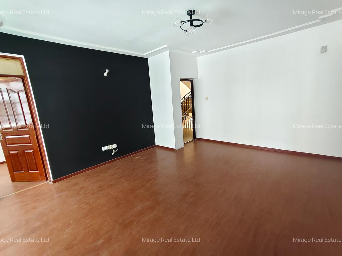 3 Bed Apartment with En Suite in Lavington - 20