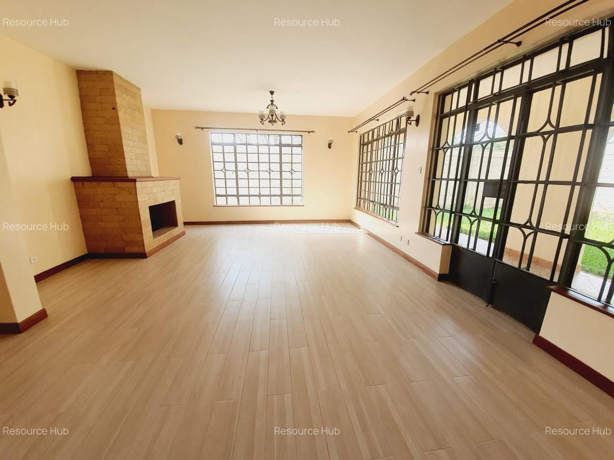 4 Bed Townhouse with En Suite at Riverside - 6