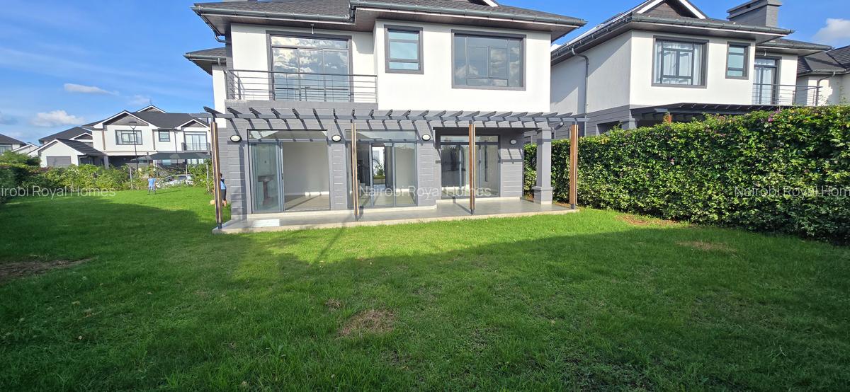 4 Bed House with En Suite at Fivestar Paradise - 12