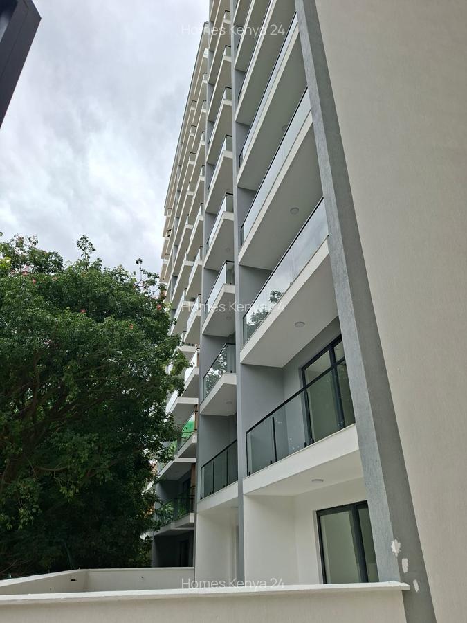 2 Bed Apartment in Brookside - 14