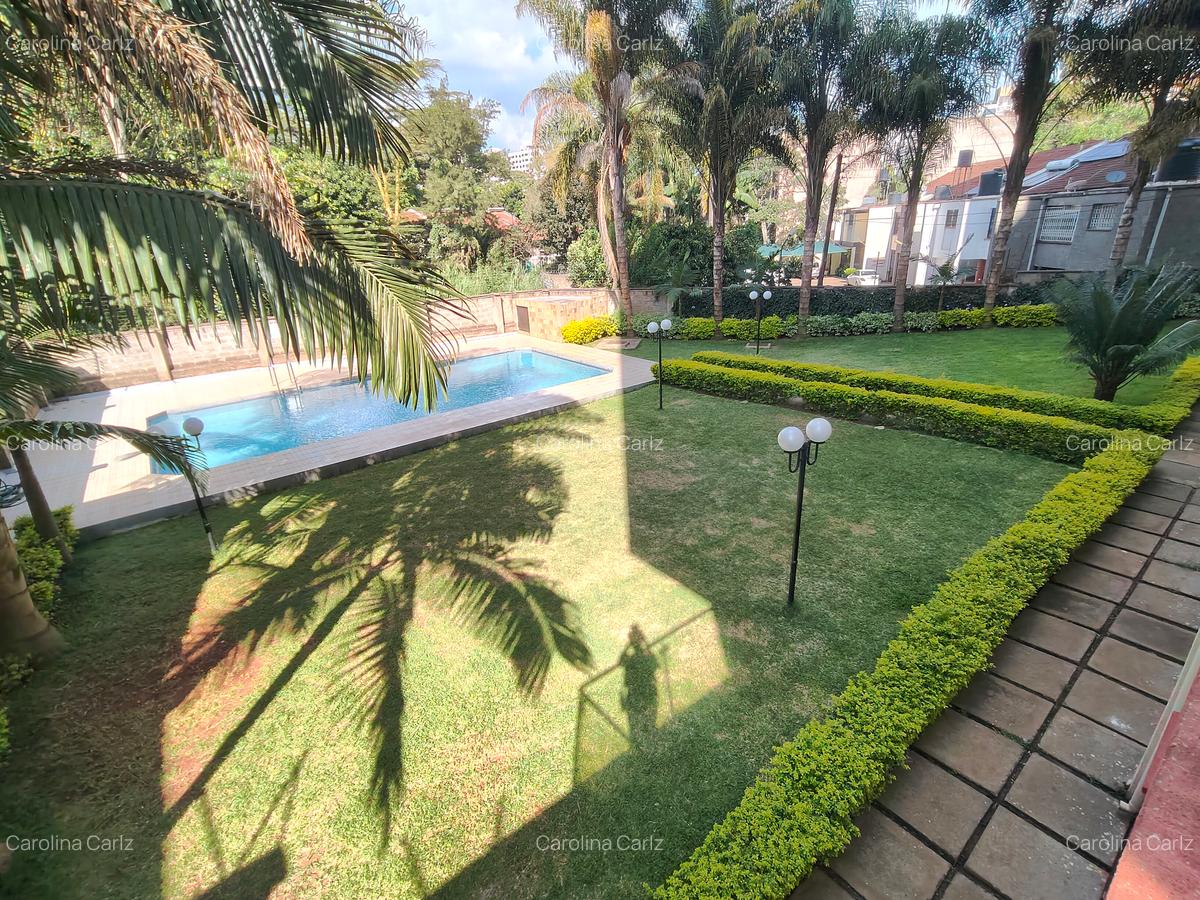 4 Bed Apartment with En Suite at Brookside Drive - 1