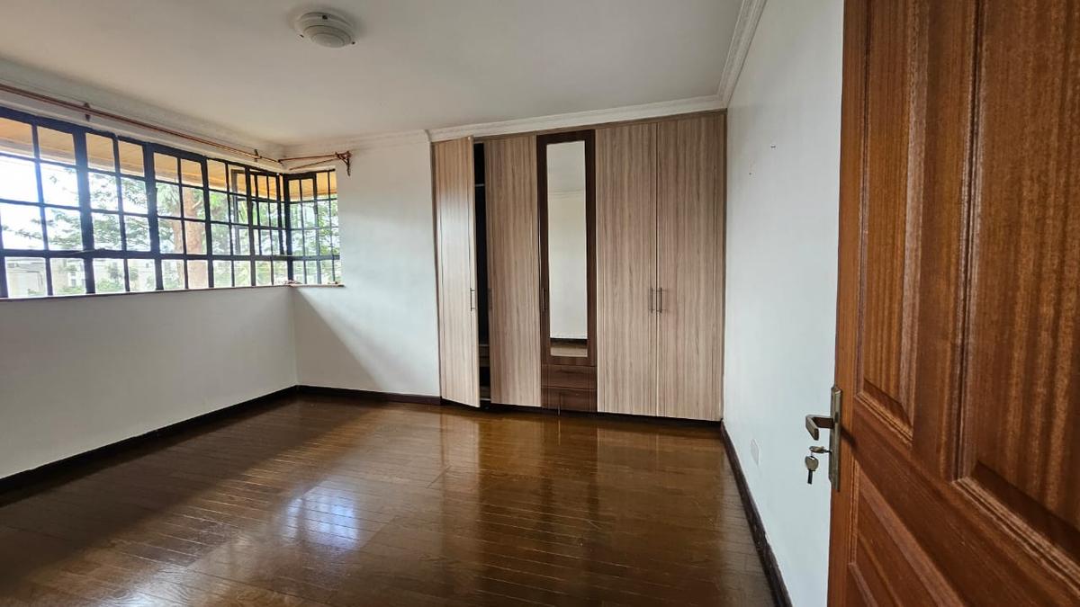 5 Bed Townhouse with En Suite in Kiambu Road - 10