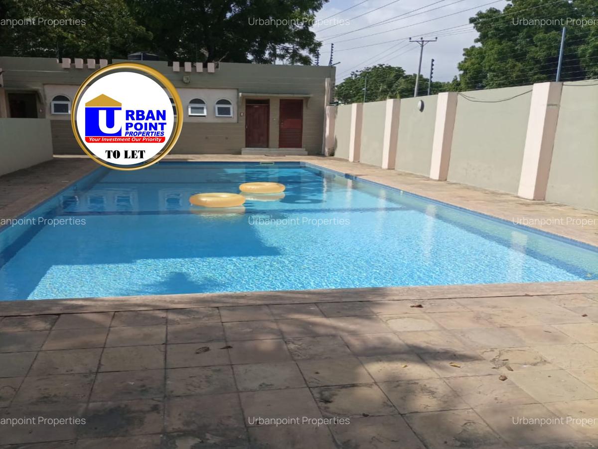 5 Bed Villa with En Suite in Nyali Area - 2