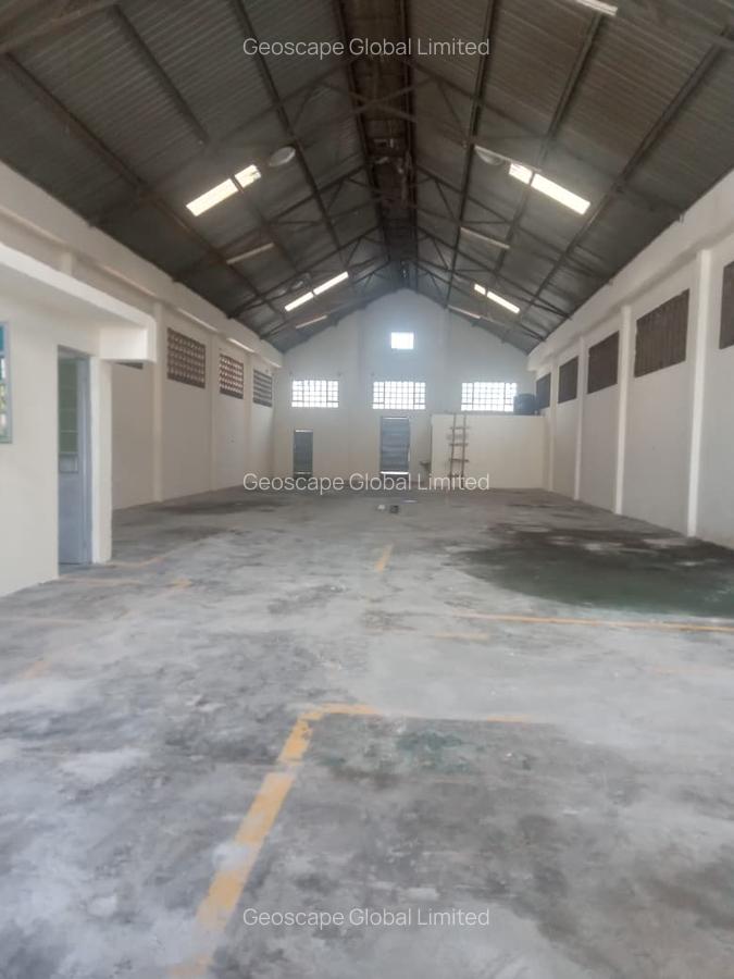 Warehouse with Parking in Industrial Area - 3