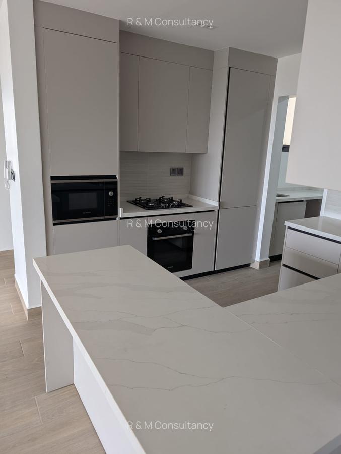 3 Bed Apartment with En Suite at Riverside Square - 1