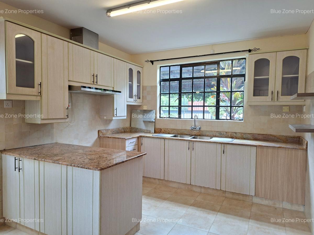 4 Bed Townhouse with En Suite at Off Glory Rd - 8