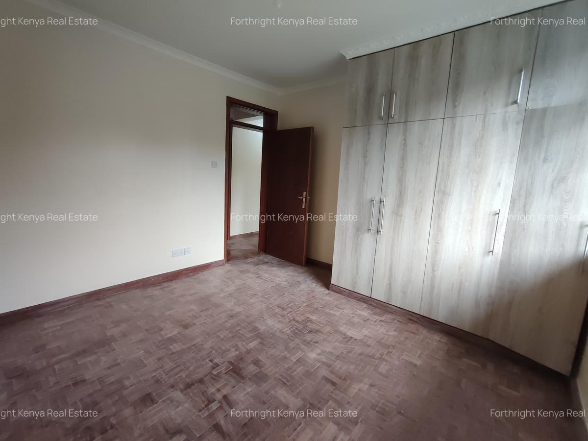 5 Bed House with En Suite at Hardy - 9