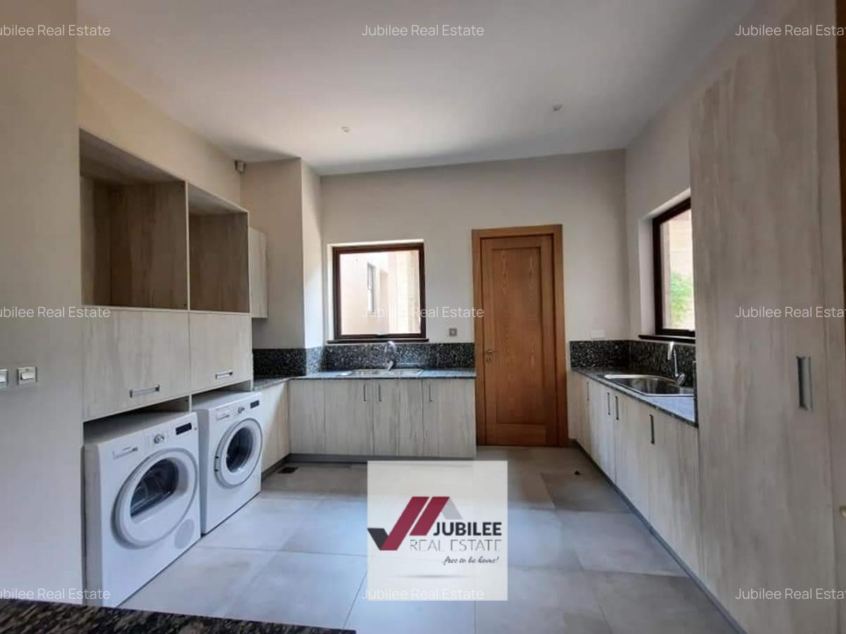 5 Bed Townhouse with En Suite in Lower Kabete - 13