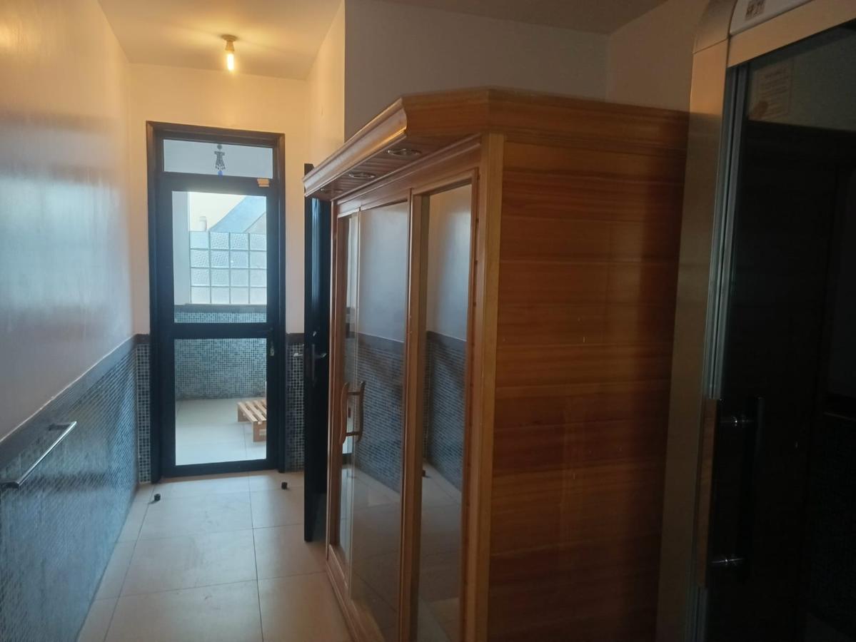 5 Bed Townhouse with En Suite at Lavington Estate Nairobi - 10