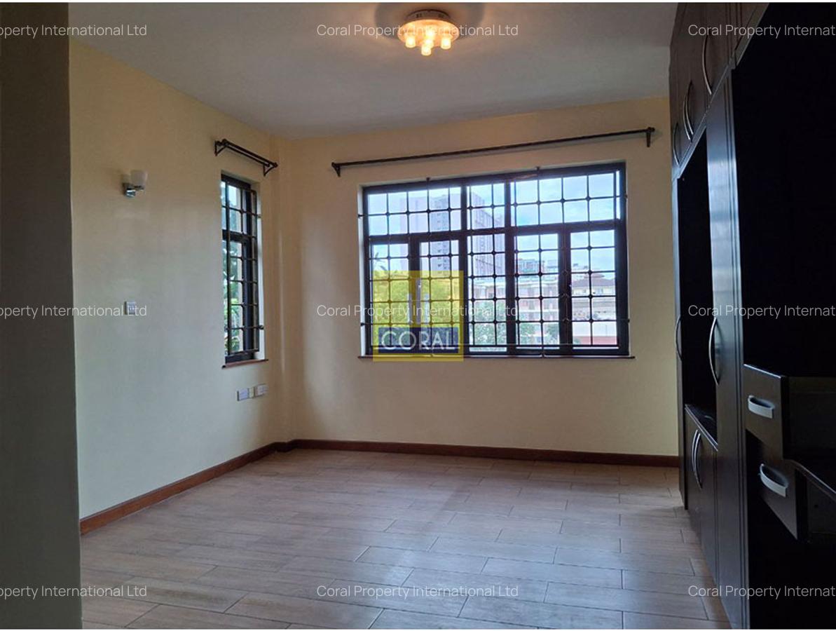 3 Bed Apartment with Lift in Parklands - 14