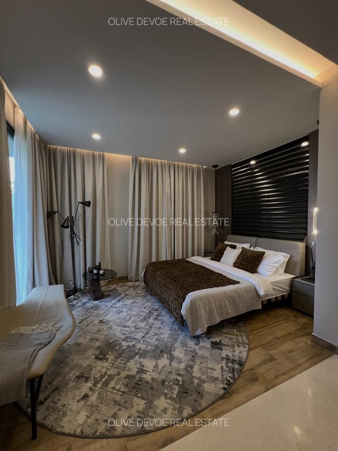 5 Bed Villa with En Suite in Westlands Area - 4