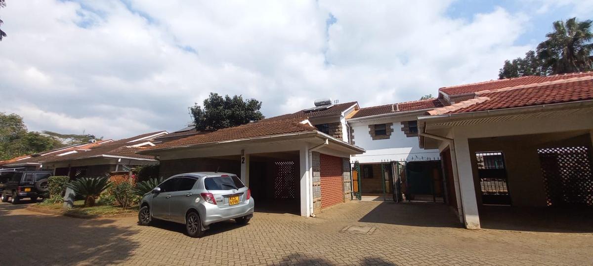 4 Bed Townhouse with En Suite at Lavington Green - 2