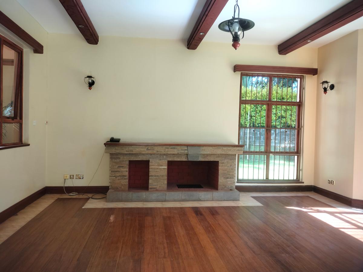 5 Bed Townhouse with Swimming Pool at Close To Germany School And Roslyn Academy - 2