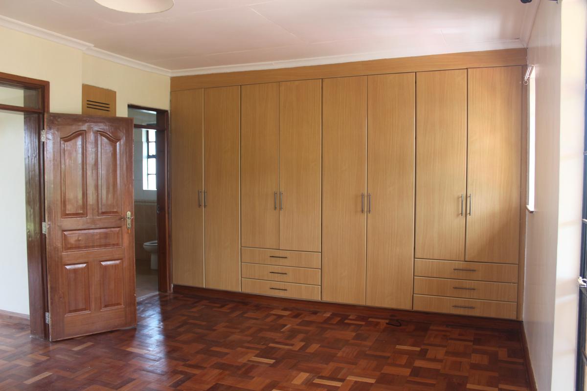 4 Bed Villa with En Suite in Runda - 17
