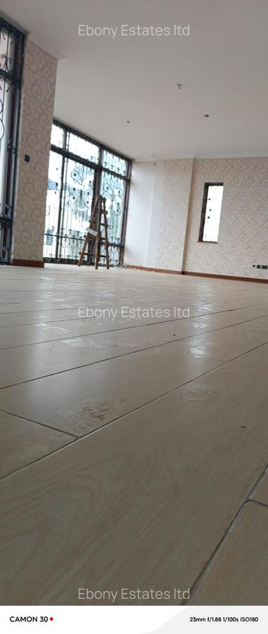 5 Bed Townhouse with En Suite in Lavington - 4