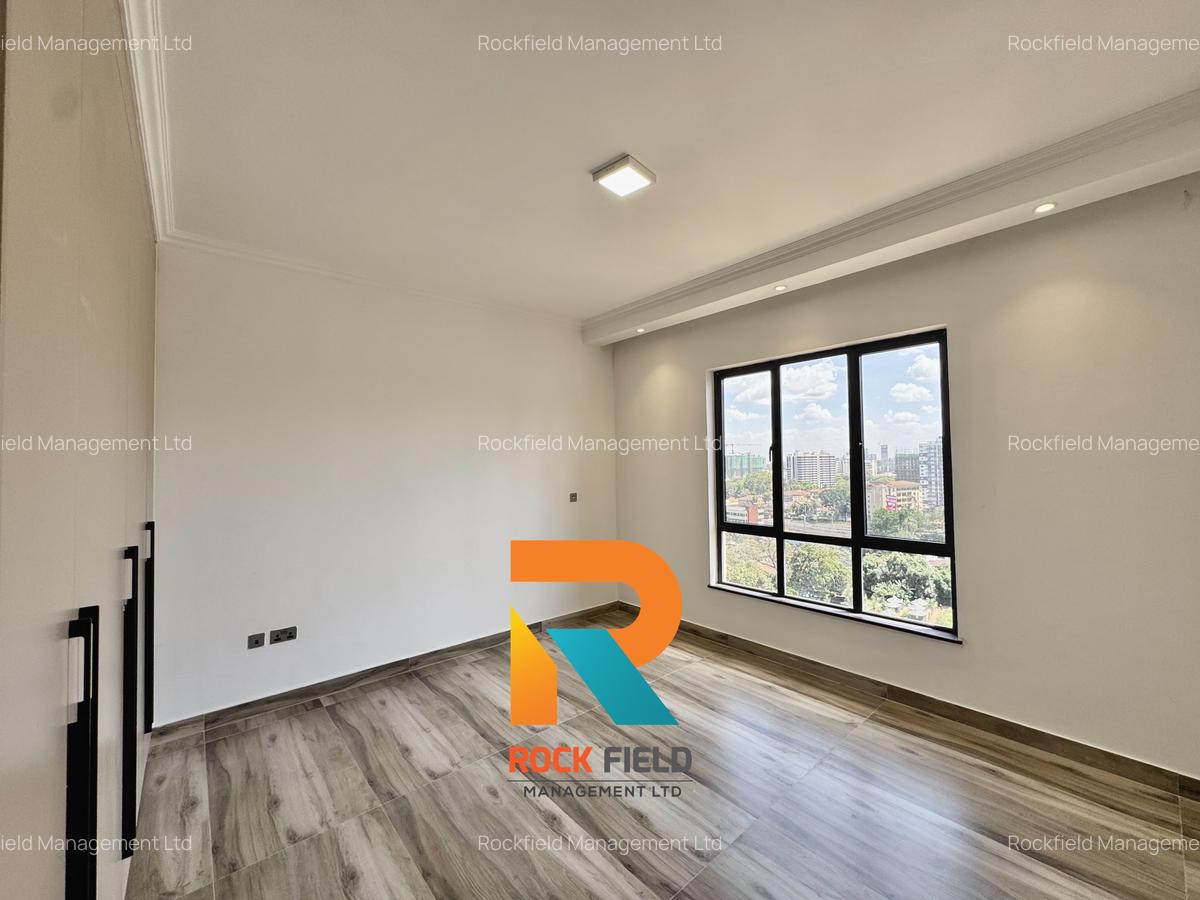 2 Bed Apartment with En Suite in Brookside - 13