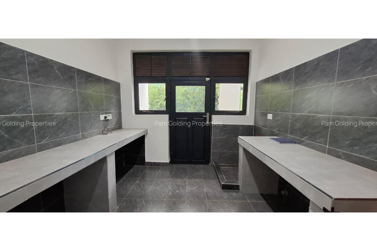 3 Bed House at Garden Estate - 13