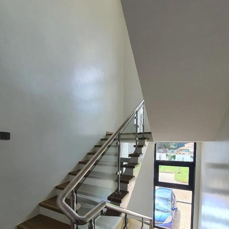4 Bed Townhouse with En Suite in Lavington - 8