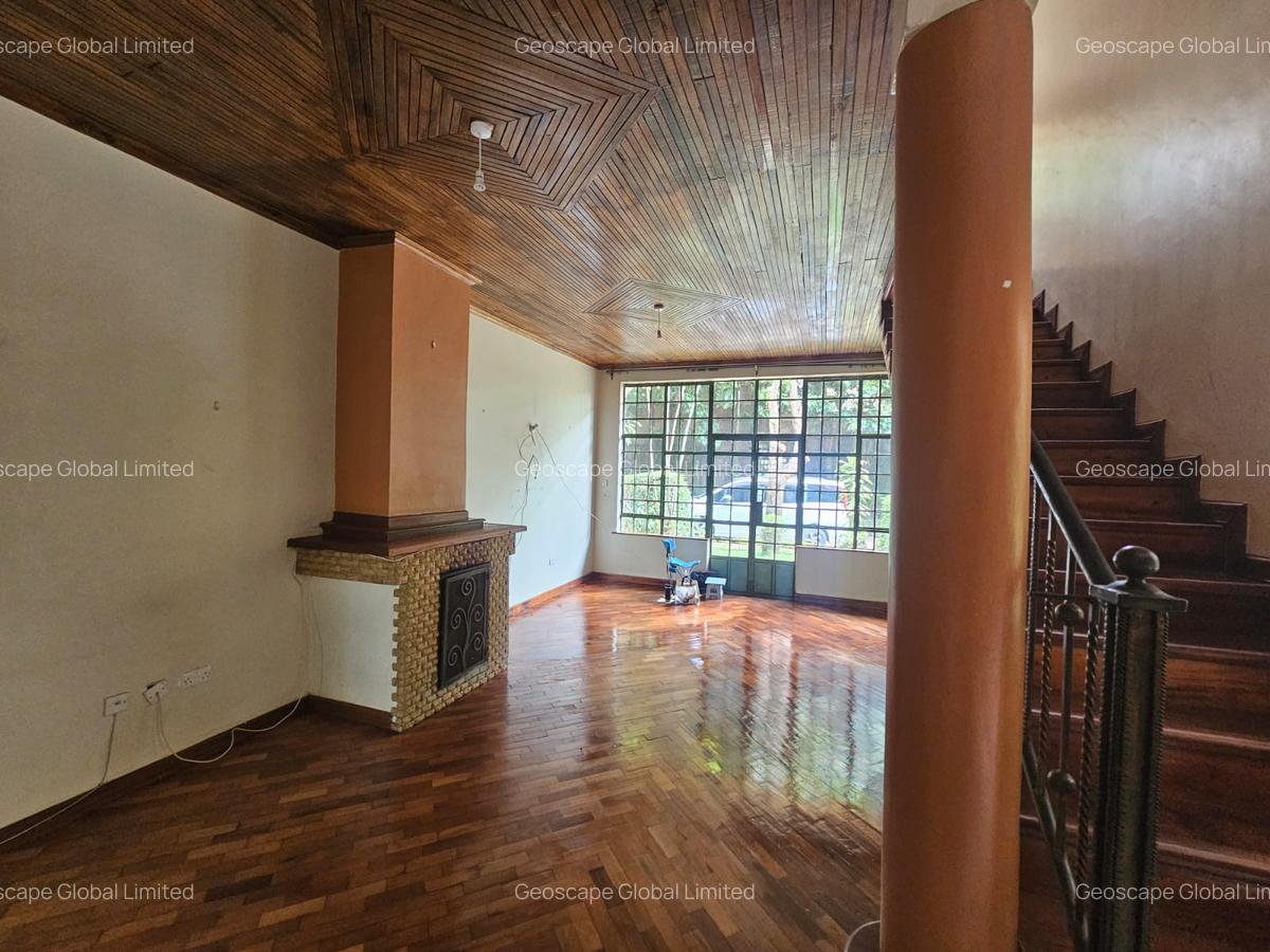 4 Bed House with En Suite in Lavington - 4