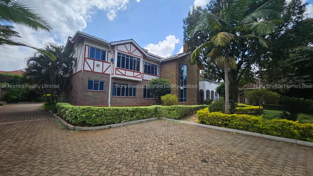 6 Bed House with En Suite in Runda - 14