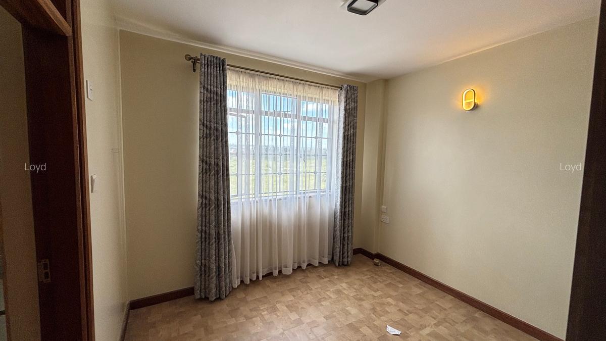 2 Bed Apartment with En Suite in Tatu City - 11