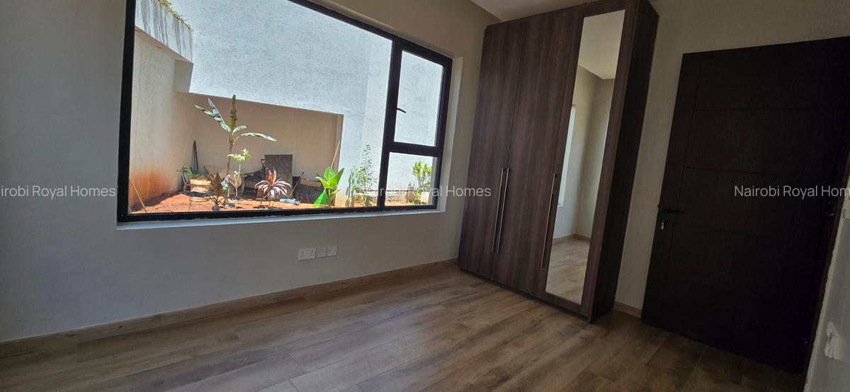 5 Bed Townhouse with En Suite at Lavington Green - 7