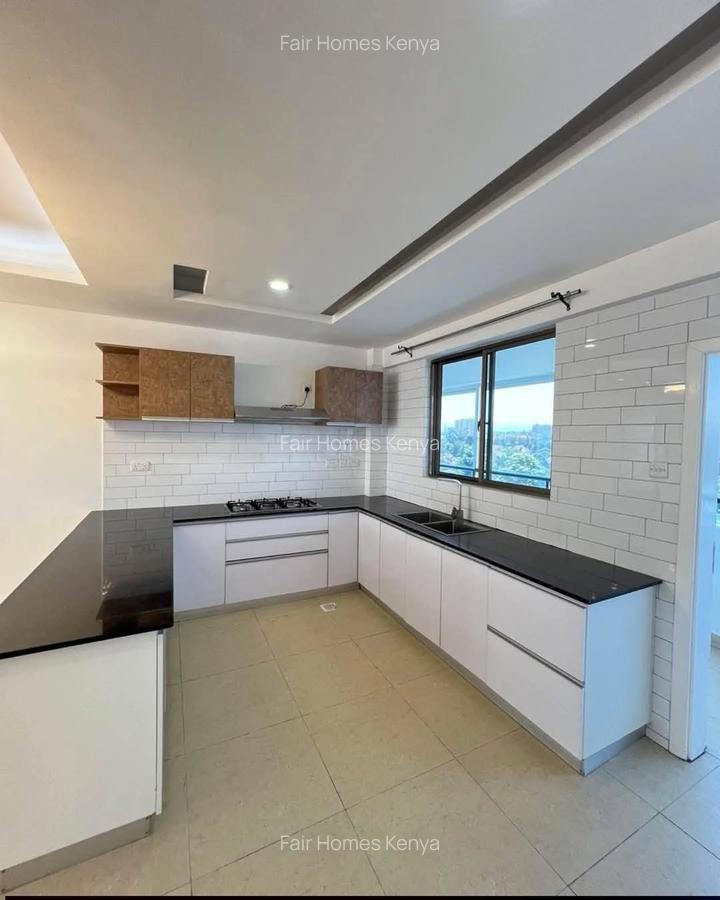 4 Bed Apartment with En Suite at Hatheru Road - 2