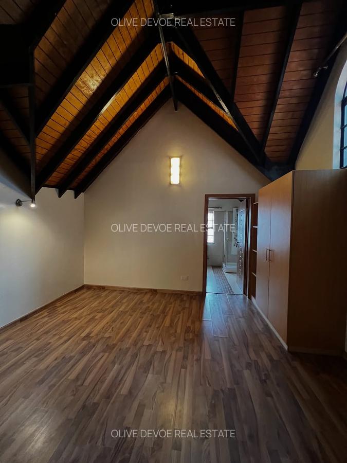 4 Bed Townhouse with En Suite in Lavington - 4