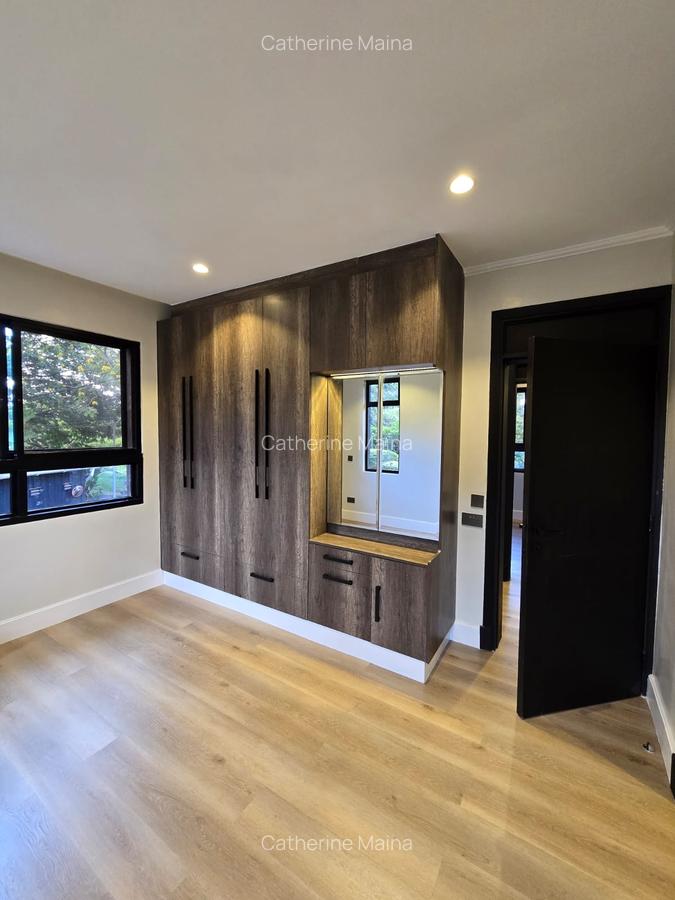 3 Bed Villa with En Suite in Gigiri - 12